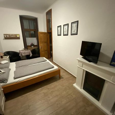 Anna Apartman Pápa Esterno foto