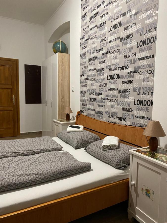 Anna Apartman Pápa Esterno foto
