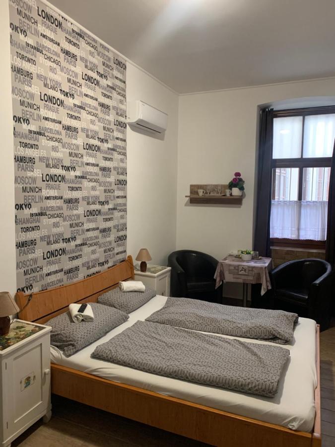 Anna Apartman Pápa Esterno foto