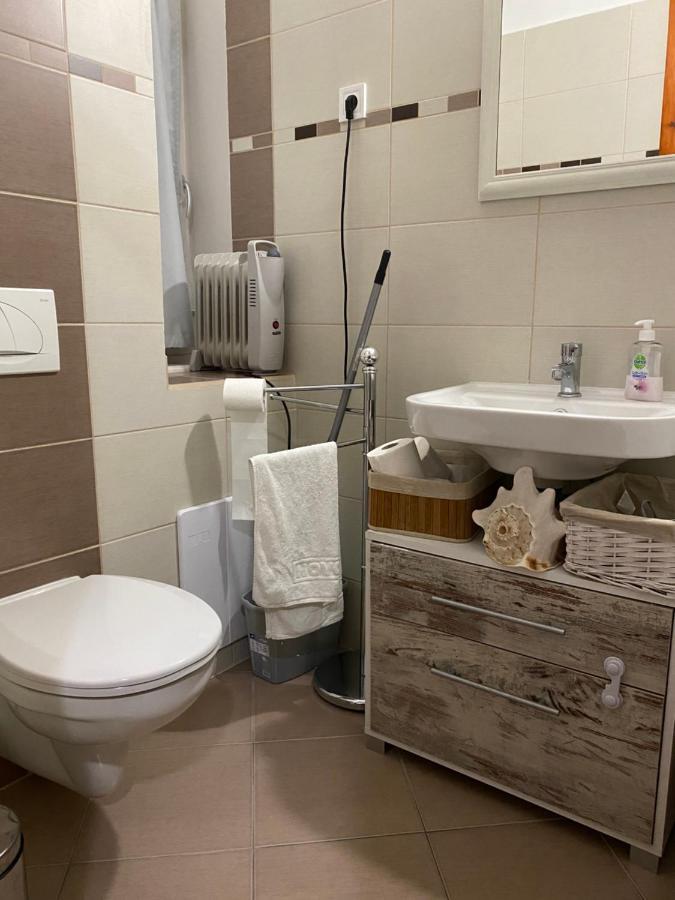 Anna Apartman Pápa Esterno foto