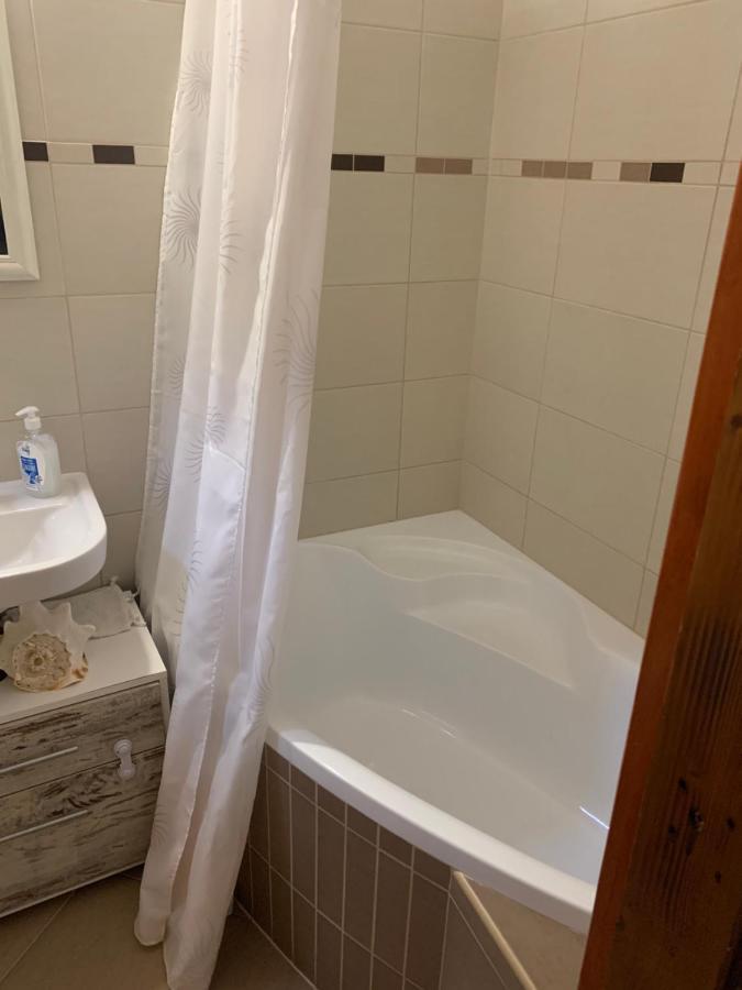 Anna Apartman Pápa Esterno foto